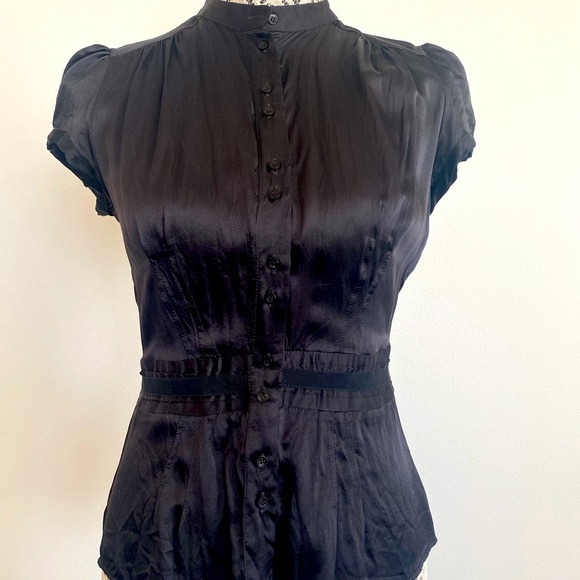 Women's button down blouse with cinched ruffled ribbon waste - Picture 1 of 3